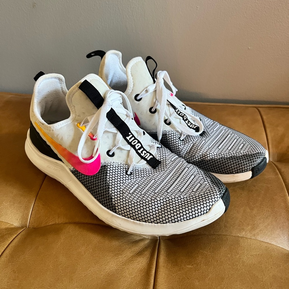 Nike Training Shoes - White and Pink